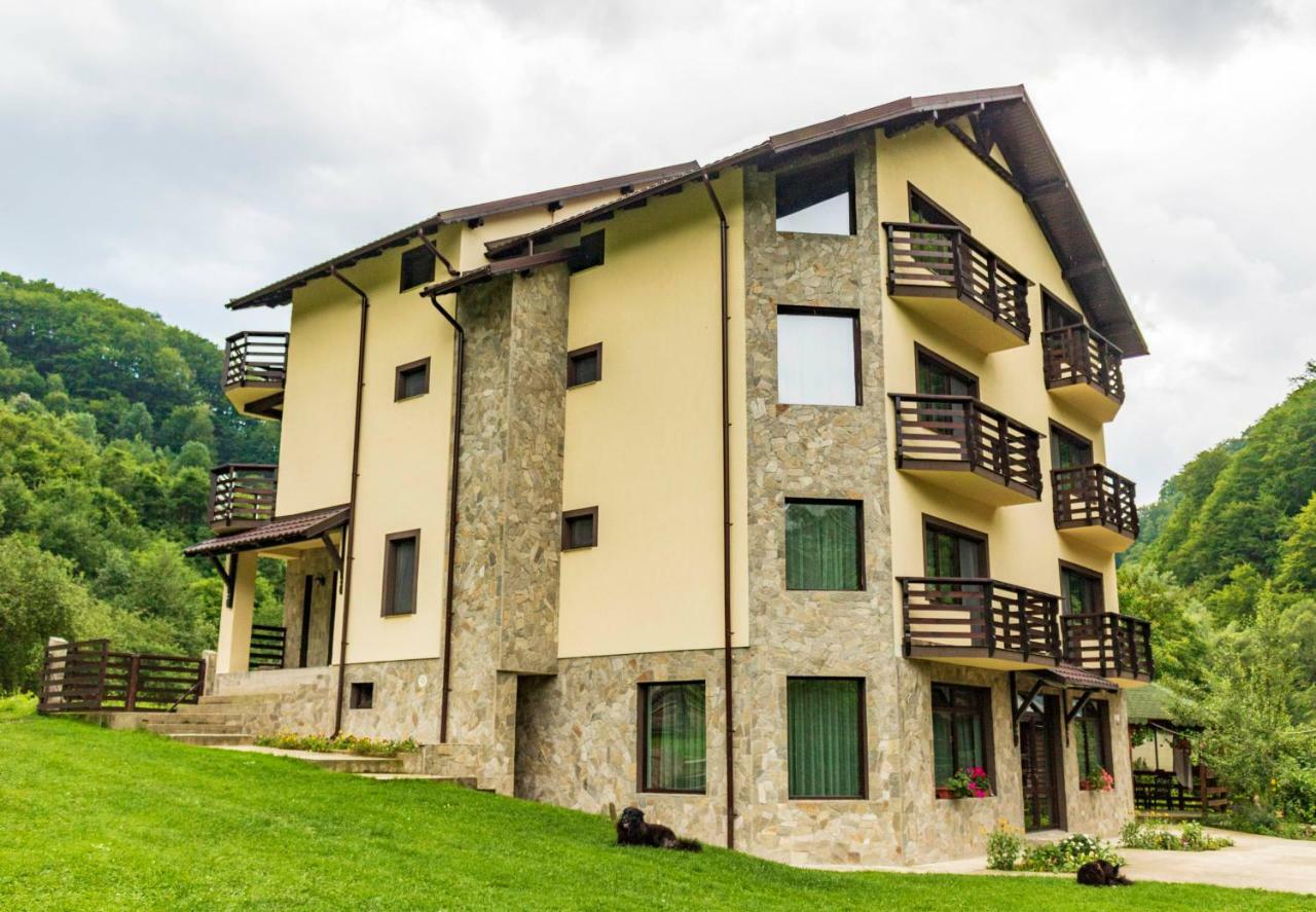 Готель Casa Valea Cernei Isverna Екстер'єр фото